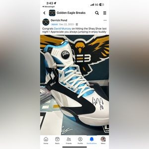 Shaquille O’Neal autographed size 22 rookie year Reebok pump .Retails over $1000